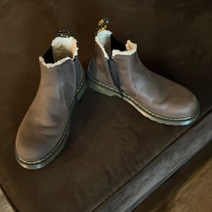 Dr. Marten’s Original Woman’s Chelsea Boots.💃🏻💃🏻price drop💃🏻💃🏻